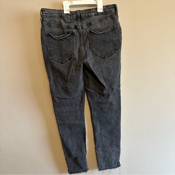 Old Navy Grey Up Skinny Jeans Size 12 - Picture 3 of 3